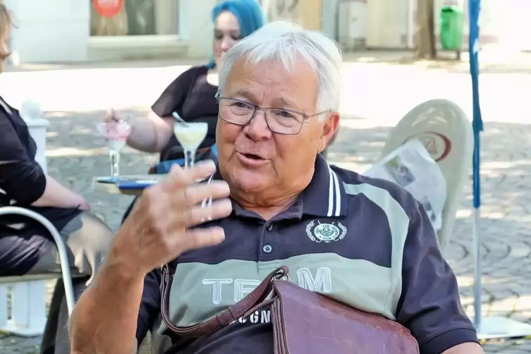 War seit Juli 2019 Parteimitglied der AfD und trat gestern aus der Partei aus: Walter Buchholz. 