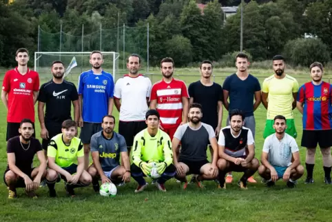 Eine nahezu komplett neue Mannschaft ist für den SC Winterbach am Start. Unser Foto zeigt (vorne von links) Jehad Saleh, Addison