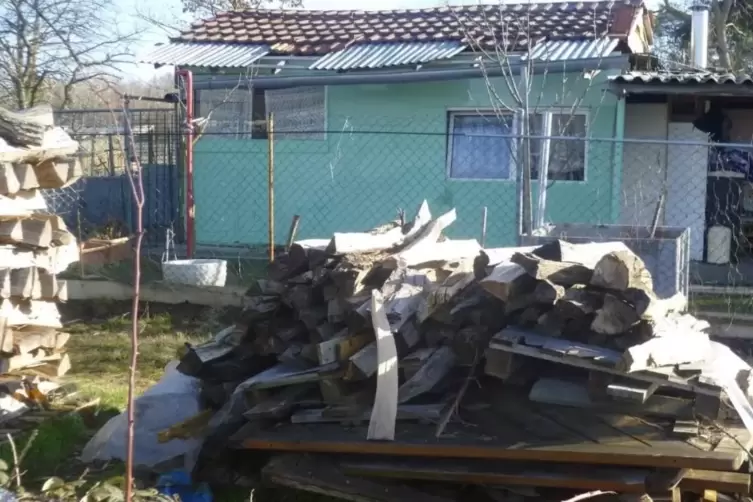 Gartenhäuschen, Zäune und Schutt sollen in den Schifferstadter Landschaftsschutzgebieten weg. 