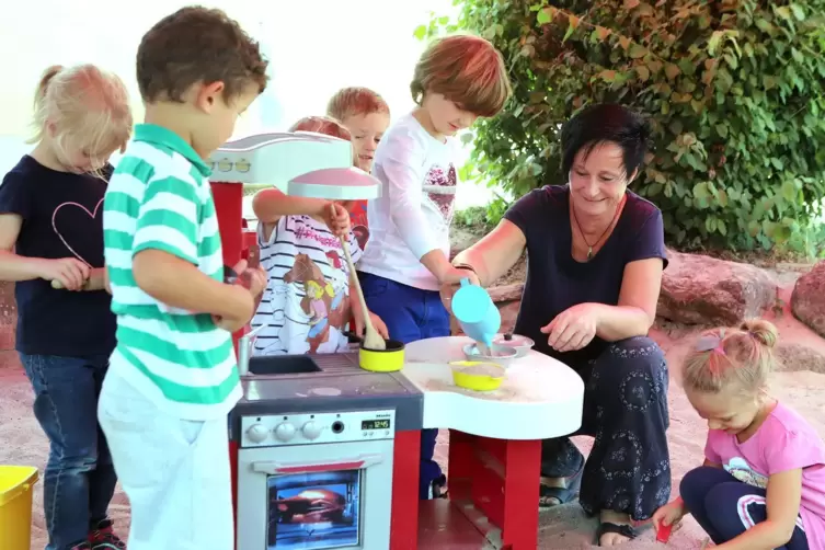 Nicole Dieringer arbeitet am liebsten direkt mit Kindern zusammen. 