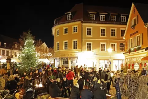 So wird ein Weihnachtsmarkt im Corona-Jahr sicher nicht aussehen. Eine Chance für den Advent gibt es dennoch – natürlich nur mit