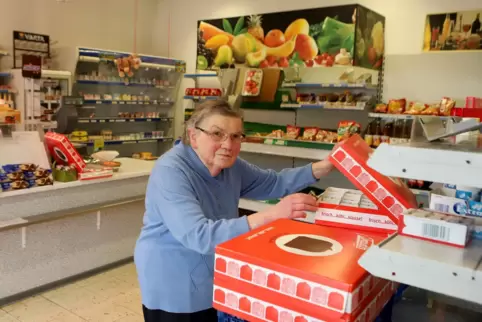 Ruth Bähr stand schon mit fünf Jahren im Dorfladen ihrer Eltern und half mit. 