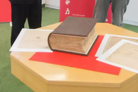 Die restaurierte Bibel.