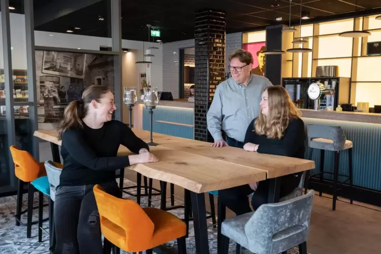 Emils Hotel geöffnet: Cordula, Eric und Catharina Kunz (von links) 