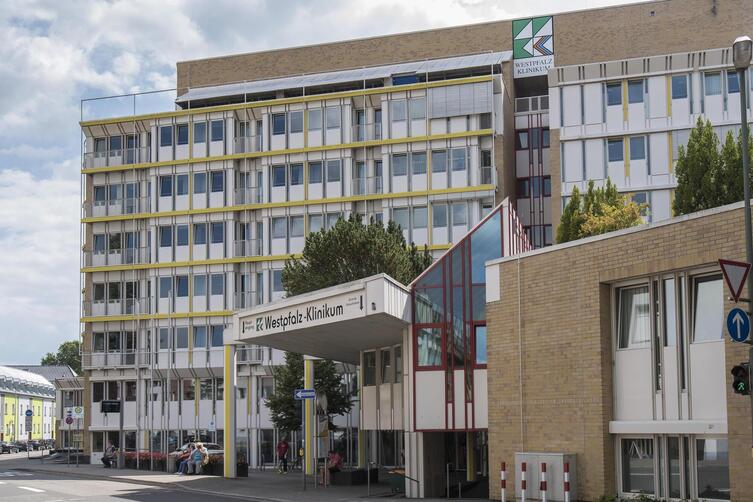 Klinik für Urologie am WestpfalzKlinikum beteiligt sich an „Movember