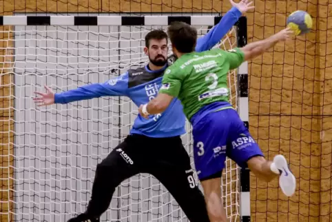 Eine Stütze seines Team: Torhüter Kevin Klier vom TuS Dansenberg. Ein dreifacher Bandscheibenvorfall hat ihn ausgebremst, er kam