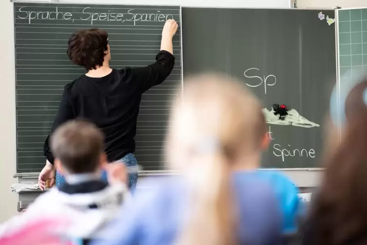 Weil es immer mehr Corona-Fälle in den Schulen in Kaiserslautern gibt, fordern die Schülervertreter die Landesregierung auf, zu 