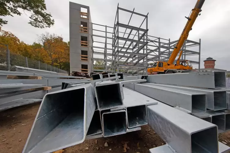 Parkhaus-Neubau der Rentenversicherung: Ab Dienstag wird betoniert.