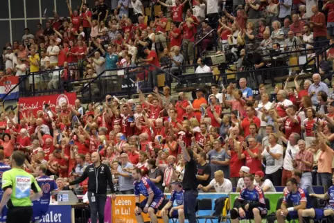  Die Friedrich-Ebert-Halle ist für ihre besondere Atmosphäre bekannt. Das hat die Handball-Bundesligist Eulen Ludwigshafen zu ma