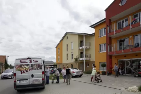 In der Seniorenresidenz Haus Maximilian in Dirmstein wurden insgesamt 40 Bewohner und Mitarbeiter positiv auf das Coronavirus ge