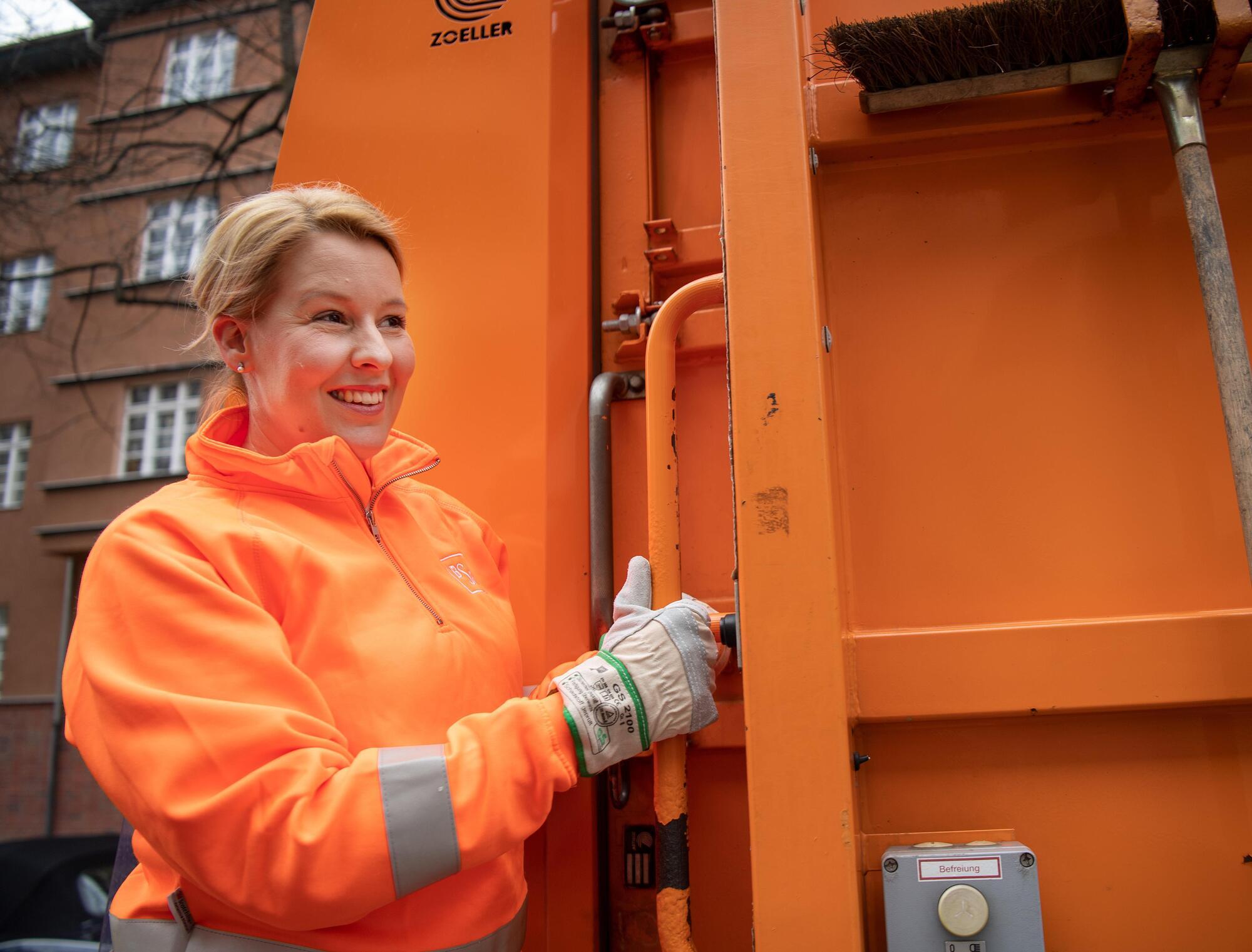 Giffey Ministerin Kontakt : Franziska Giffey Kandidiert Bei Berlin Wahl 2021 Bundesministerin Will Zuruck In Die Landespolitik Rbb24 : She was the mayor of neukölln in berlin from april 2015 to march 2018.