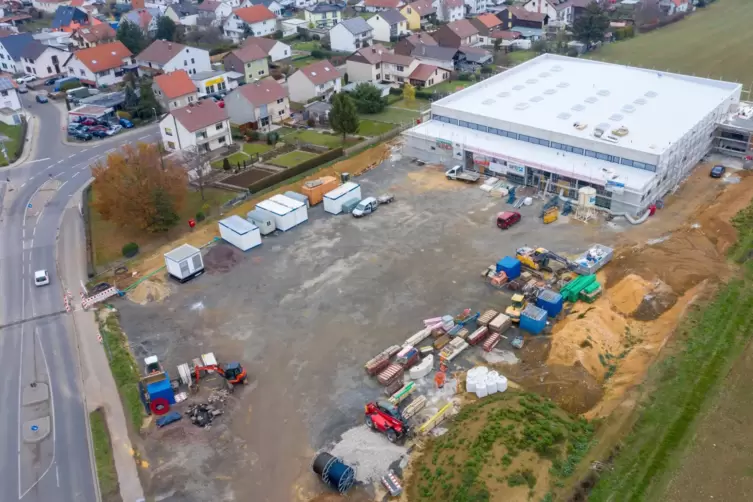 In Hettenleidelheim wird ein Rewe-Markt gebaut. 