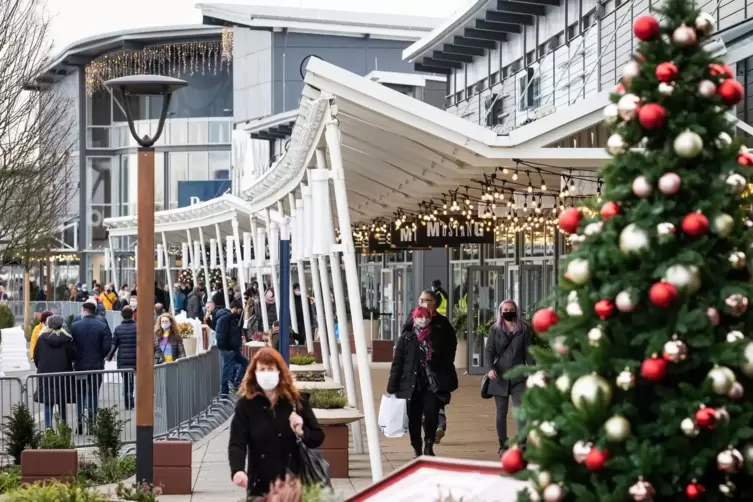 Am Donnerstag Nachmittag gab es im Outlet reichlich Platz zum einkaufen. Nur an wenigen Geschäften bildeten sich nennenswerte Sc