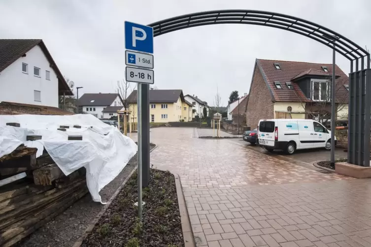 19 Stellplätze bietet der Quartiersparkplatz.