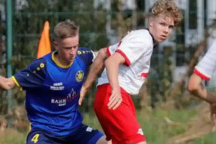 Jetzt in Weiß und Rot: Tino Kaufmann (rechts). 