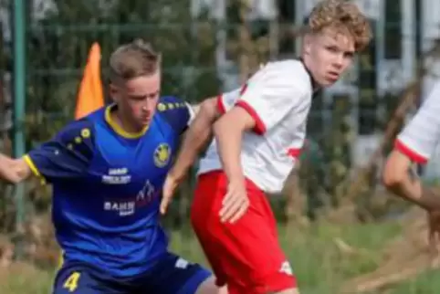 Jetzt in Weiß und Rot: Tino Kaufmann (rechts). 