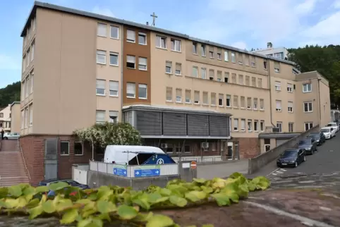 Was passiert mit dem Gebäude in Rodalben, wenn die Krankenhäuser am Standort Pirmasens fusioniert sind?
