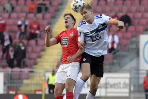 Kein Geisterspiel: Zum Derby gegen den SV Waldhof Mannheim durften am 10. Oktober wenigstens ein paar Tausend Fans ins Fritz-Wal