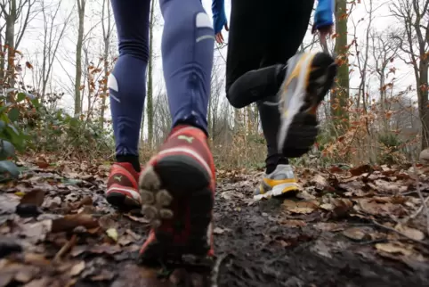 Was passiert, wenn ein Sportler sich beim Joggen im Wald verletzt? 