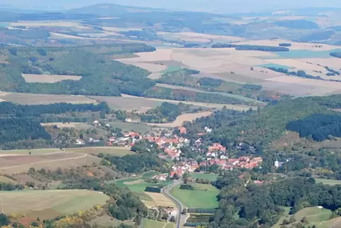 Im Moscheltal werden mehrere Bänke gespendet.