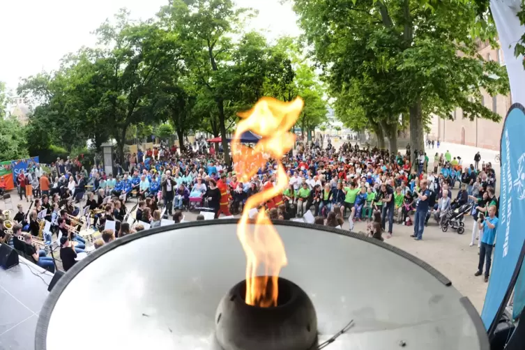 Als Speyer mal wieder Feuer und Flamme war: Landesspiele 2015.