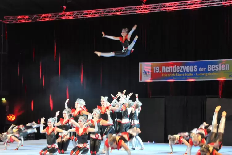 National erfolgreich und auch Seriensieger bei der RHEINPFALZ-Sportlerwahl: das „Gym & Dance Team “ der Turnerschaft Rodalben. 