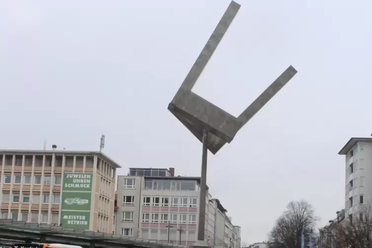 Die Plastik steht seit 20 Jahren im Zentrum der Stadt. 