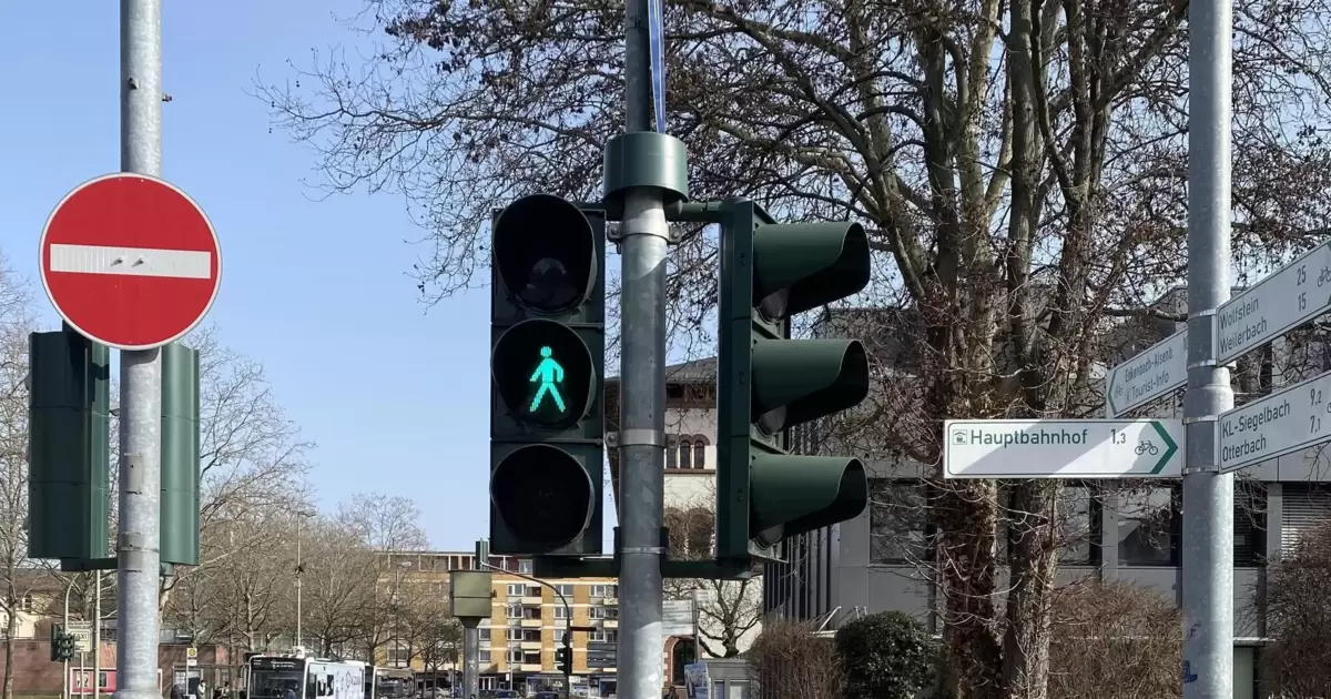 Grünphasen für Fußgänger: Für Gehbehinderte gefährlich kurz? -  Kaiserslautern - DIE RHEINPFALZ