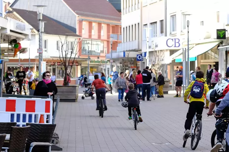 Das tolle Frühlingswetter lockte am Donnerstag viele Zweibrücker in die Fußgängerzone.