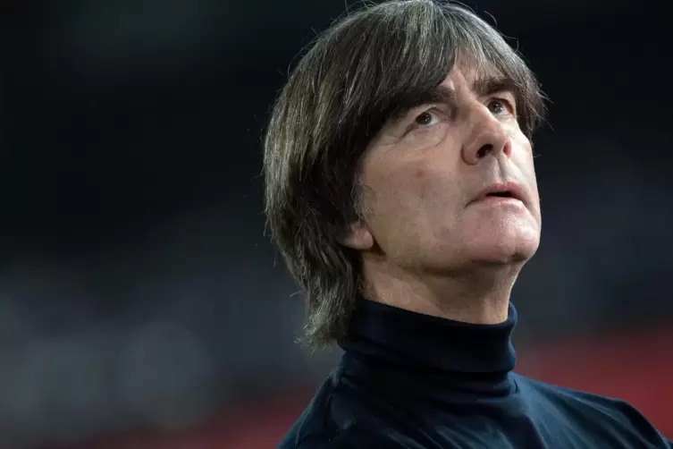 Jogi Löw hat am Dienstag seinen Rücktritt angekündigt. Für so manchen von unseren Befragten kommt dieser Schritt zu spät.