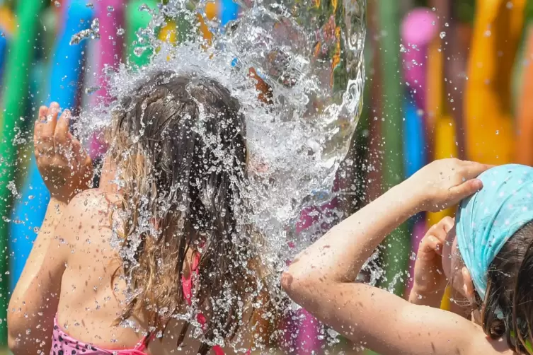 Kinder und Jugendliche brauchen neben schulischen Angeboten auch Freizeiten und Ferienwochen, findet Jasmin Eckes.