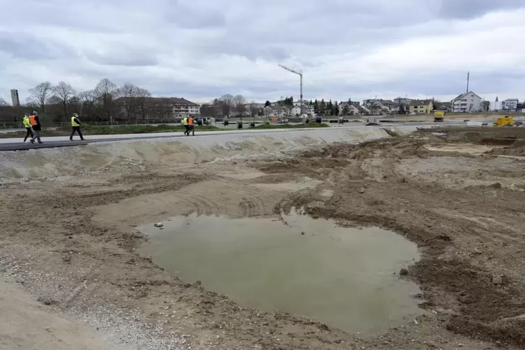 Fertig zur Bebauung: Auf dem ersten Baufeld sind die Rohre und Leitungen verlegt, die Straßen fertig.