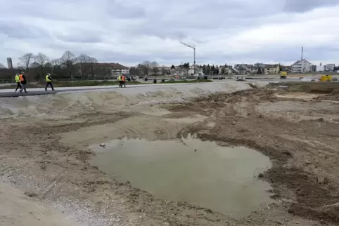 Fertig zur Bebauung: Auf dem ersten Baufeld sind die Rohre und Leitungen verlegt, die Straßen fertig.