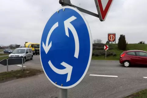 Der Mörlheimer Kreisverkehr gehört zu den meist befahrenen Knotenpunkten in der Region. 