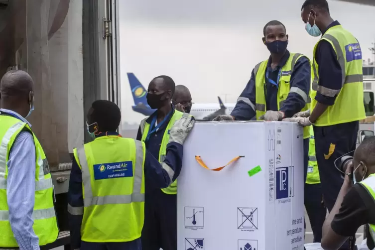 Gerade in Afrika, hier in Ruanda, wird der Covax-Impfstoff dringend benötigt. 