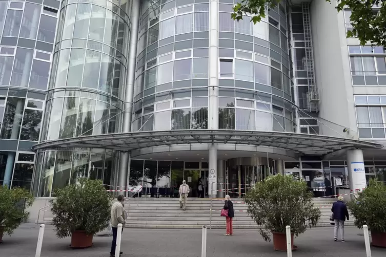 Das Klinikum Ludwigshafen ist das zweitgrößte Krankenhaus in Rheinland-Pfalz.