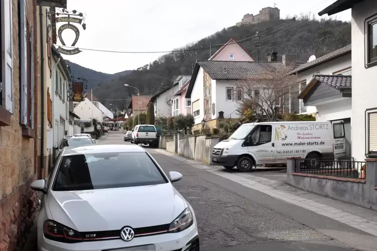 Im mittleren Bereich der Andergasse soll es bald ein Halteverbot geben. Auf unserem Bild dürften also links keine Autos mehr ste