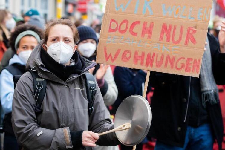 Tausende protestieren in Berlin gegen Mietendeckel-Aus ...