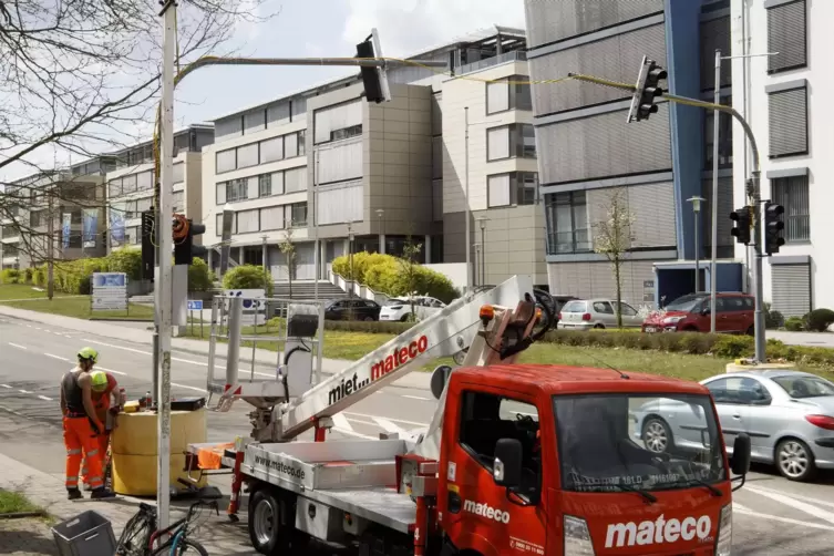 Wurde am Mittwoch aufgebaut: die Ampel in der Trippstadter Straße.