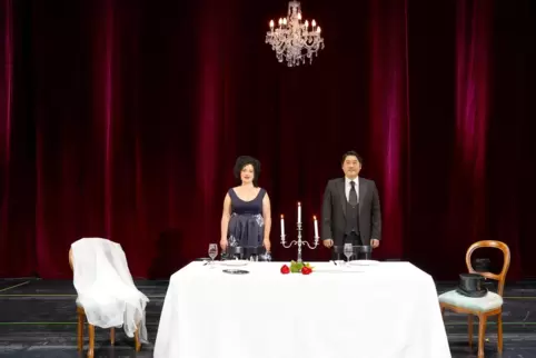 Sie entführen uns in das Eheleben von Pauline und Richard Strauss: Polina Artsis und Daniel Kim. 