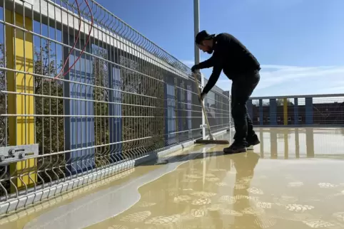 Auf den oberen Parkdecks laufen aktuell noch Beschichtungsarbeiten. 