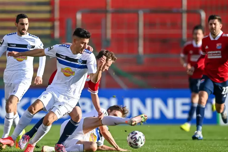 Stefano Russo (vorne) kickte in Friesenheim, Hoffenheim und beim FC Augsburg.