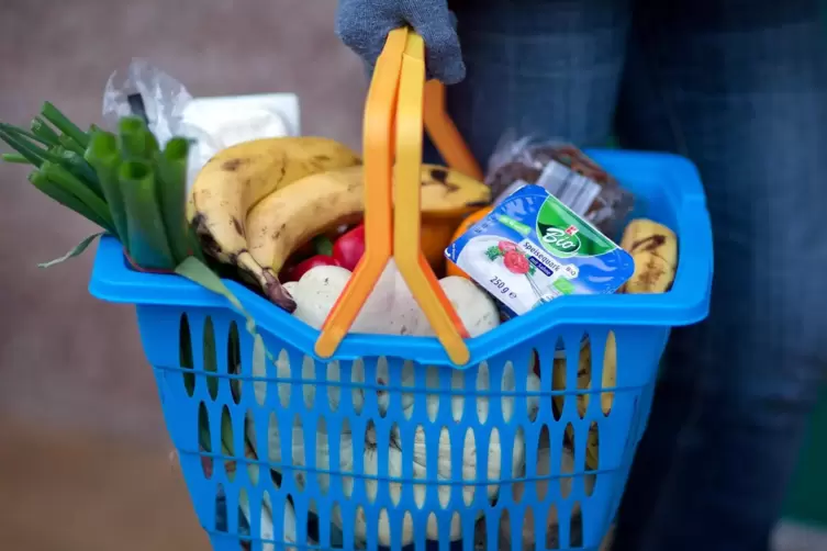 Zu Fuß Einkaufen gehen, zum Arzt oder zur Bank ist für viele nicht mehr machbar. Hier soll der Bürgerbus einspringen und die Ein