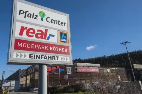 Im Real-Markt sind 130 Mitarbeiter beschäftigt.