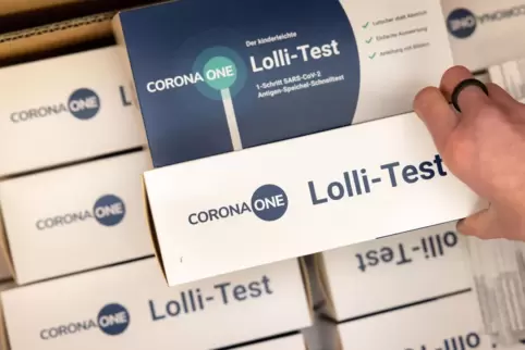 Für Kinder wird ein sogenannter „Lolli-Test“ angeboten. 