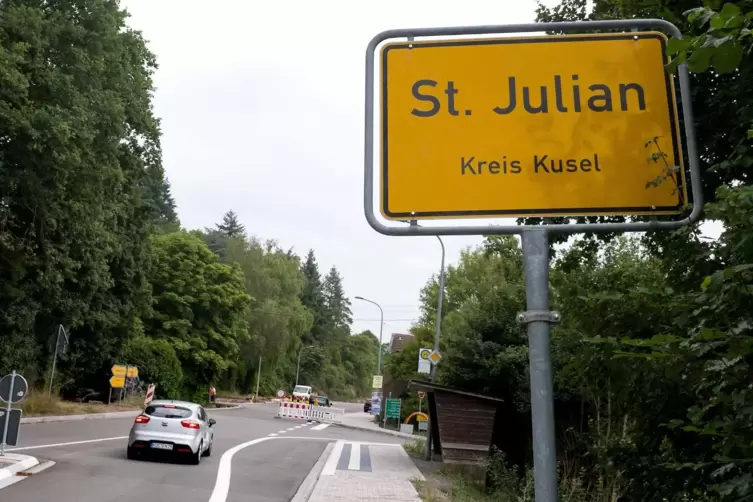 Die Gemeinde müsste die Kosten für den Straßenumbau auf die Anlieger umlegen.