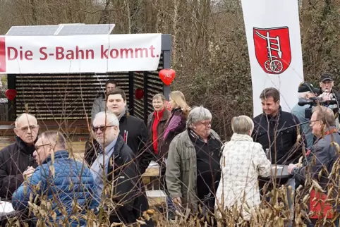 Bereits am 18. Februar 2017 wurde in Einöd aus Vorfreude auf den kommenden S-Bahn-Anschluss ein spontanes Volksfest gefeiert. Ta