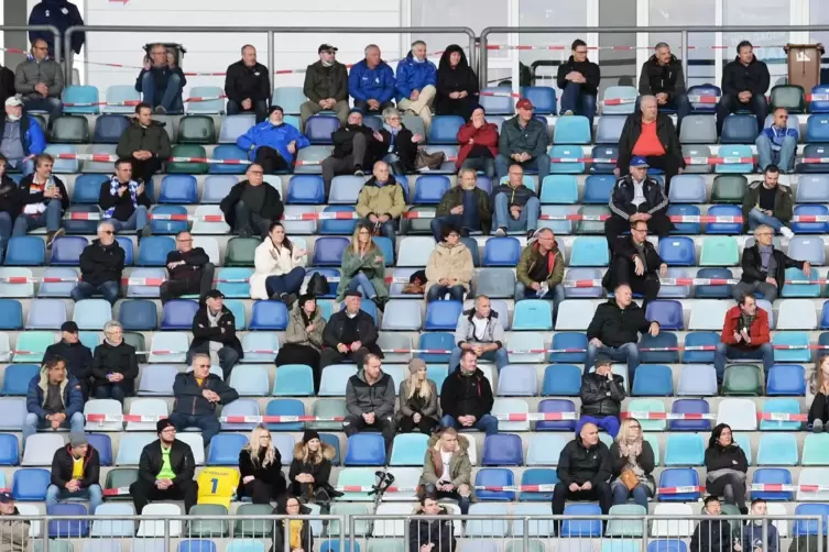 Am Samstag wieder möglich: Zuschauer bei einem Heimspiel des FK Pirmasens.