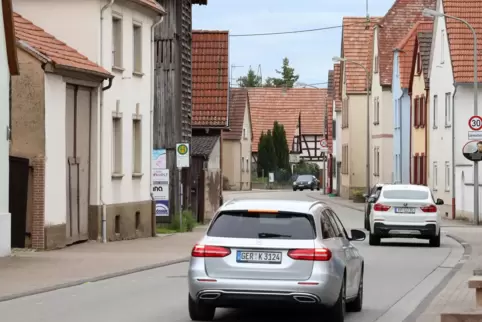 Auf der L493 bei Herxheimweyher stehen Sanierungsarbeiten an. 