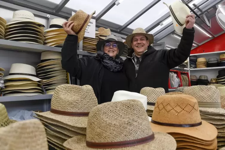 Froh, in Frankenthal zu sein: Tamara und Peter Marschallinger. Für die Händler ist es der erste Termin seit 18 Monaten.